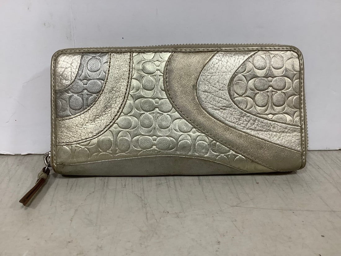 Coach Handbag: Coach Handbag