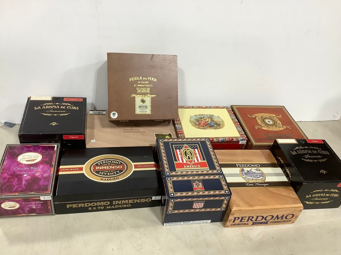 Various cigar boxes (1 of 1)