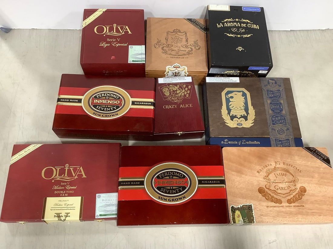 Various cigar boxes (1 of 1)