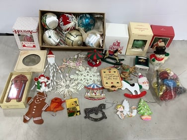 Vintage Christmas Ornaments, and Decor