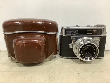 Kodak Camera - Retina Automatic III with Leather Case *taped together*