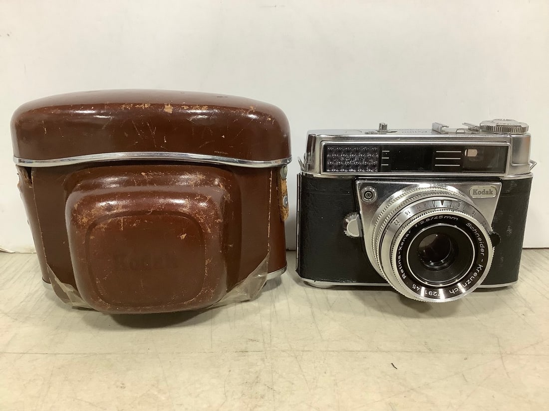 Kodak Camera - Retina Automatic III with Leather Case *taped together* (1 of 1)
