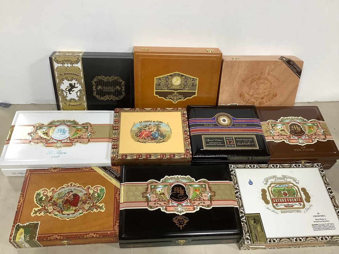 Various cigar boxes (1 of 1)