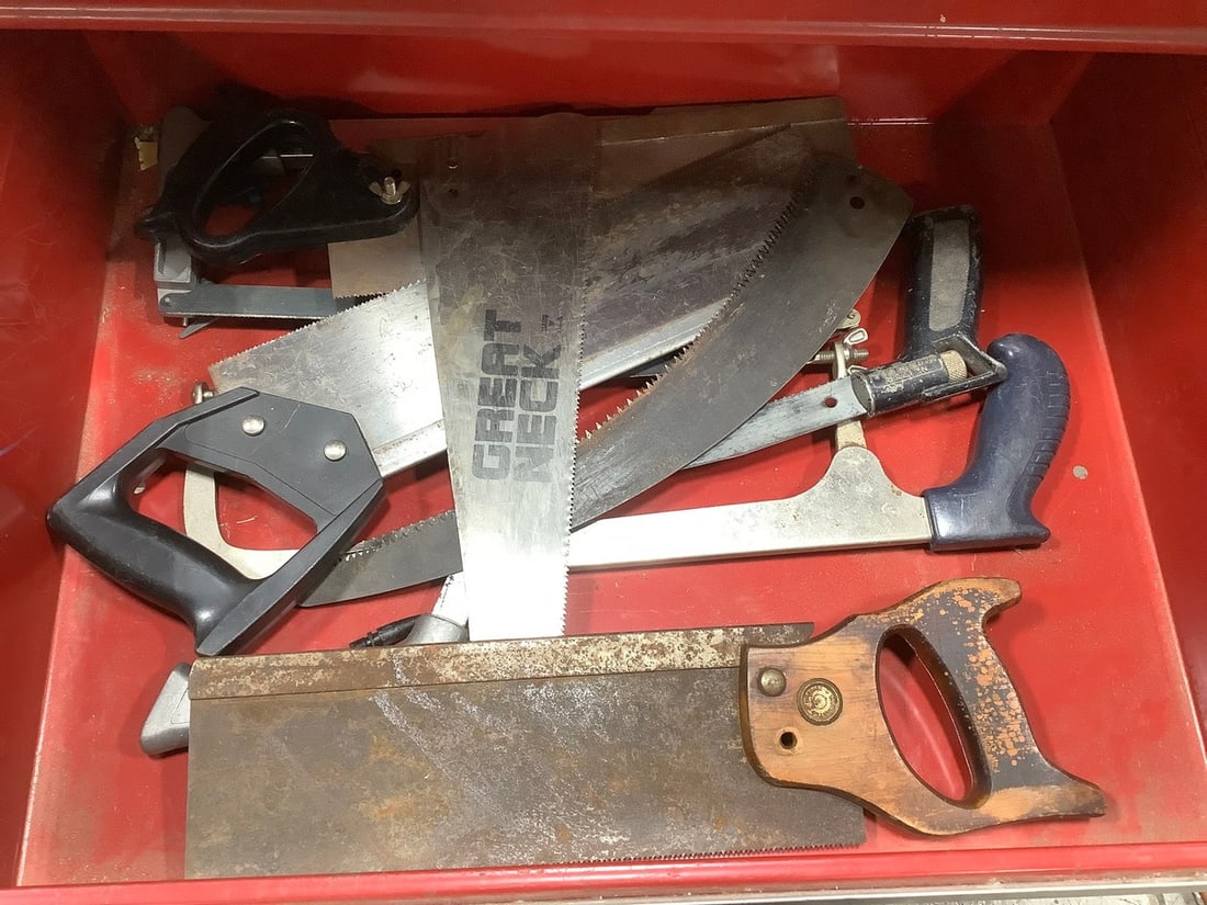 Lot of saws: Lot of saws