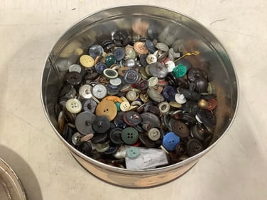 Vintage buttons(some Bakelite)