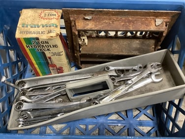 2 ton hydraulic jack, wrenches, and more