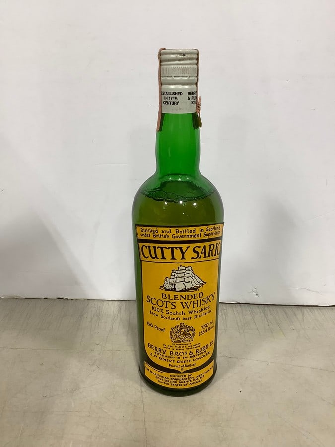 Cutty Sark blended scots whisky(86 proof, 750mL) (1 of 1)