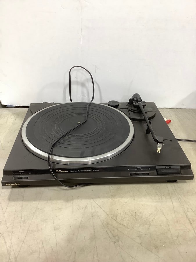 Technics DC servo automatic turntable system(SL-BD27) (1 of 1)