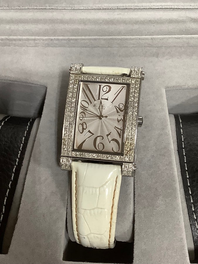 Swizz legend with diamonds mens watch: Swizz legend with diamonds mens watch