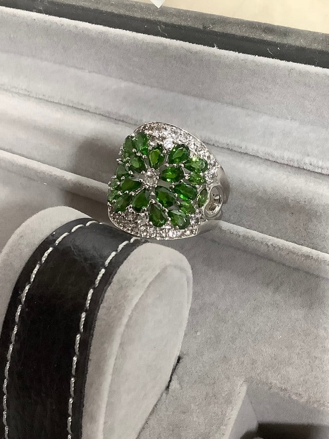 Sterling silver diamond chip with green stone mens ring (1 of 1)