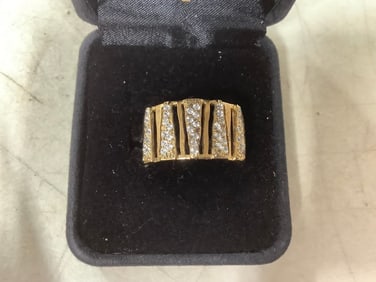 Sterling Silver Ring with Diamonds