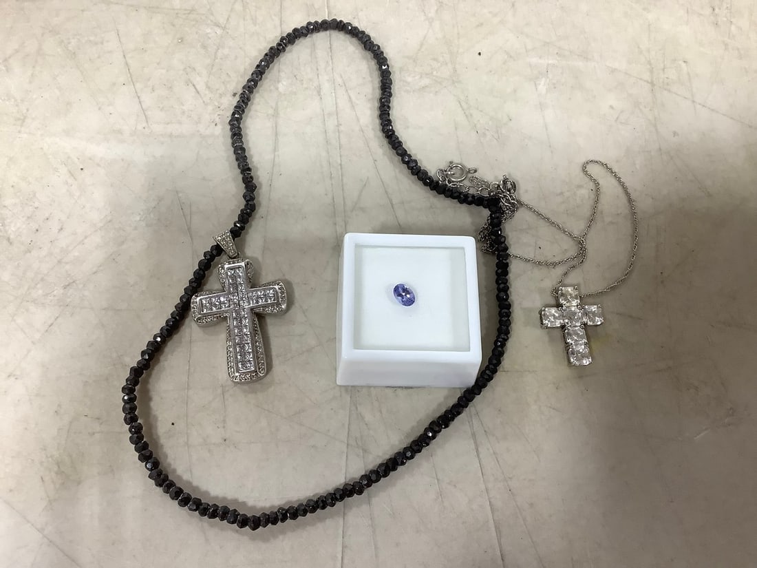 Sterling Silver Necklaces and .65ct Tanzanite Gemstone: Sterling Silver Necklaces and .65ct Tanzanite Gemstone