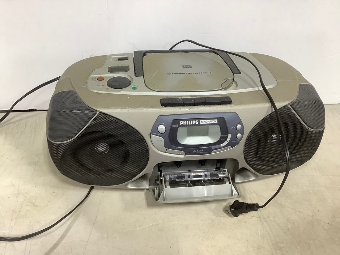 Philips CD player/radio (1 of 1)