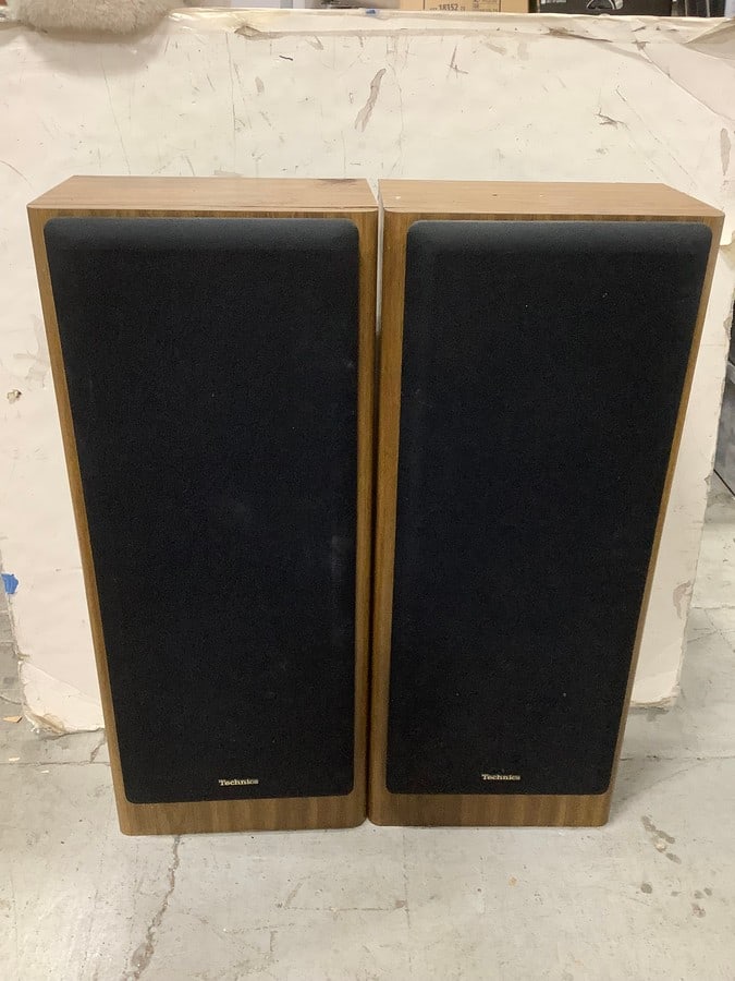 Technics speakers(SB-A30-14.5in.x10in.x35.5in.) (1 of 1)