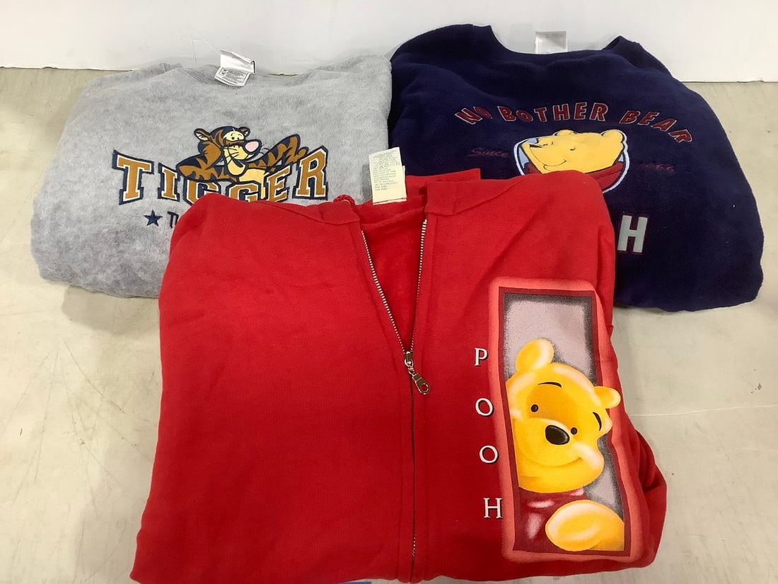 Winnie the Pooh and Tigger crewneck sweaters(L, M, XL): Winnie the Pooh and Tigger crewneck sweaters(L, M, XL)
