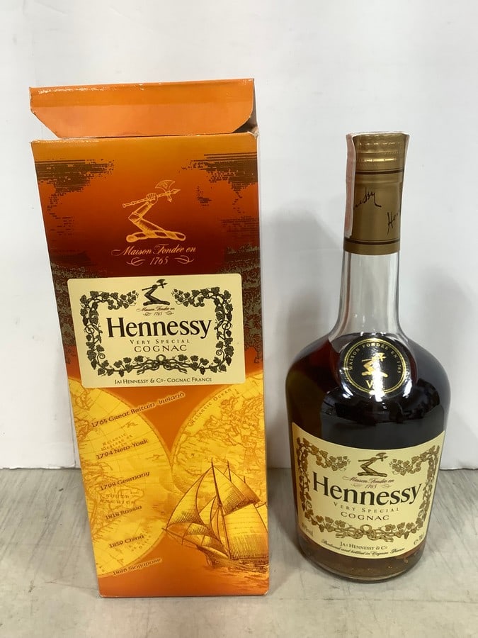 Hennessy Cognac- 40% (750ml) SEALED (1 of 1)