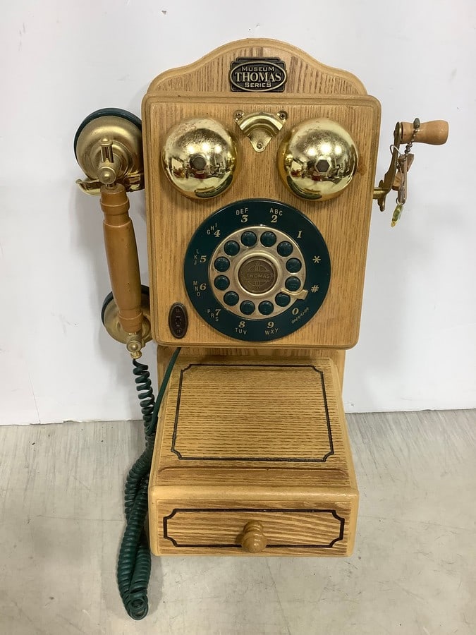 Vintage Thomas Museum Series Telephone: Vintage Thomas Museum Series Telephone