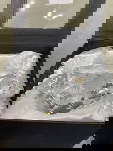 Oleg Cassini crystal paperweight: Oleg Cassini crystal paperweight