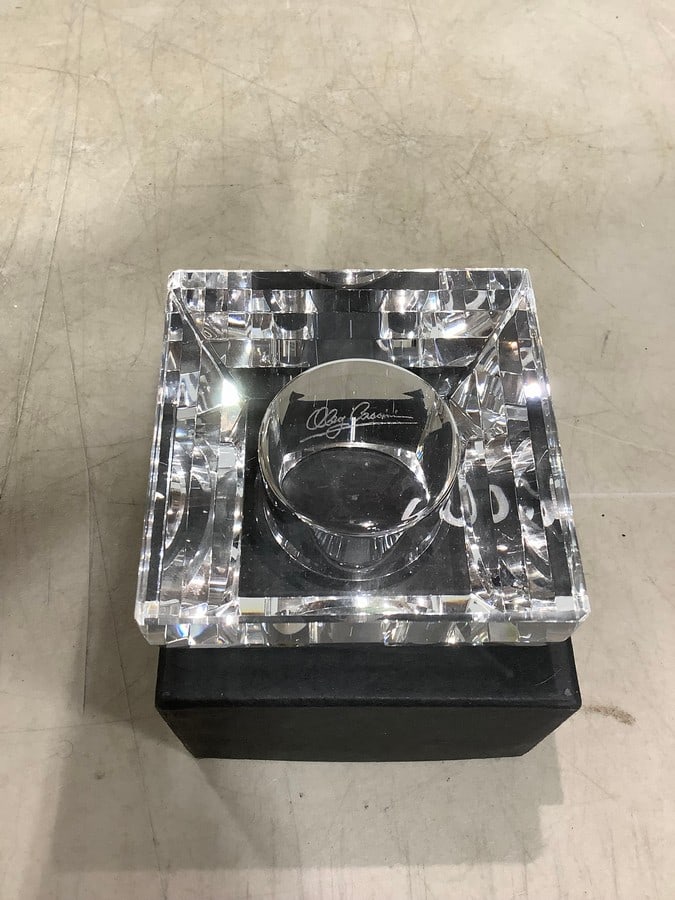 Oleg Cassini crystal paperweight: Oleg Cassini crystal paperweight