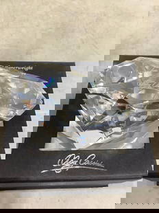Oleg Cassini crystal paperweight: Oleg Cassini crystal paperweight