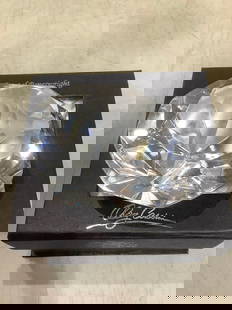Oleg Cassini crystal paperweight: Oleg Cassini crystal paperweight