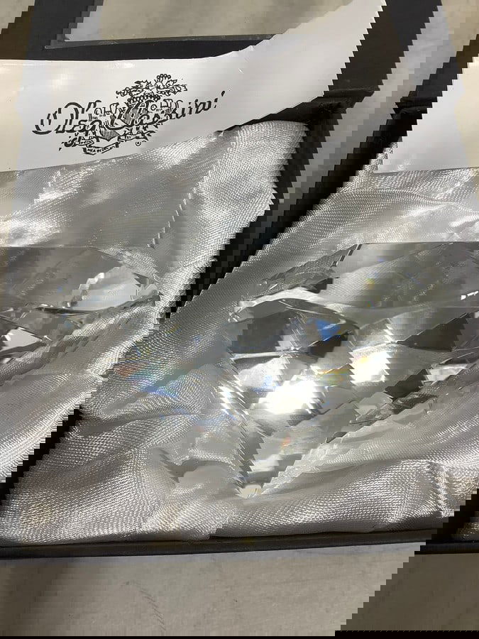 Oleg Cassini Crystal Paperweight: Oleg Cassini Crystal Paperweight