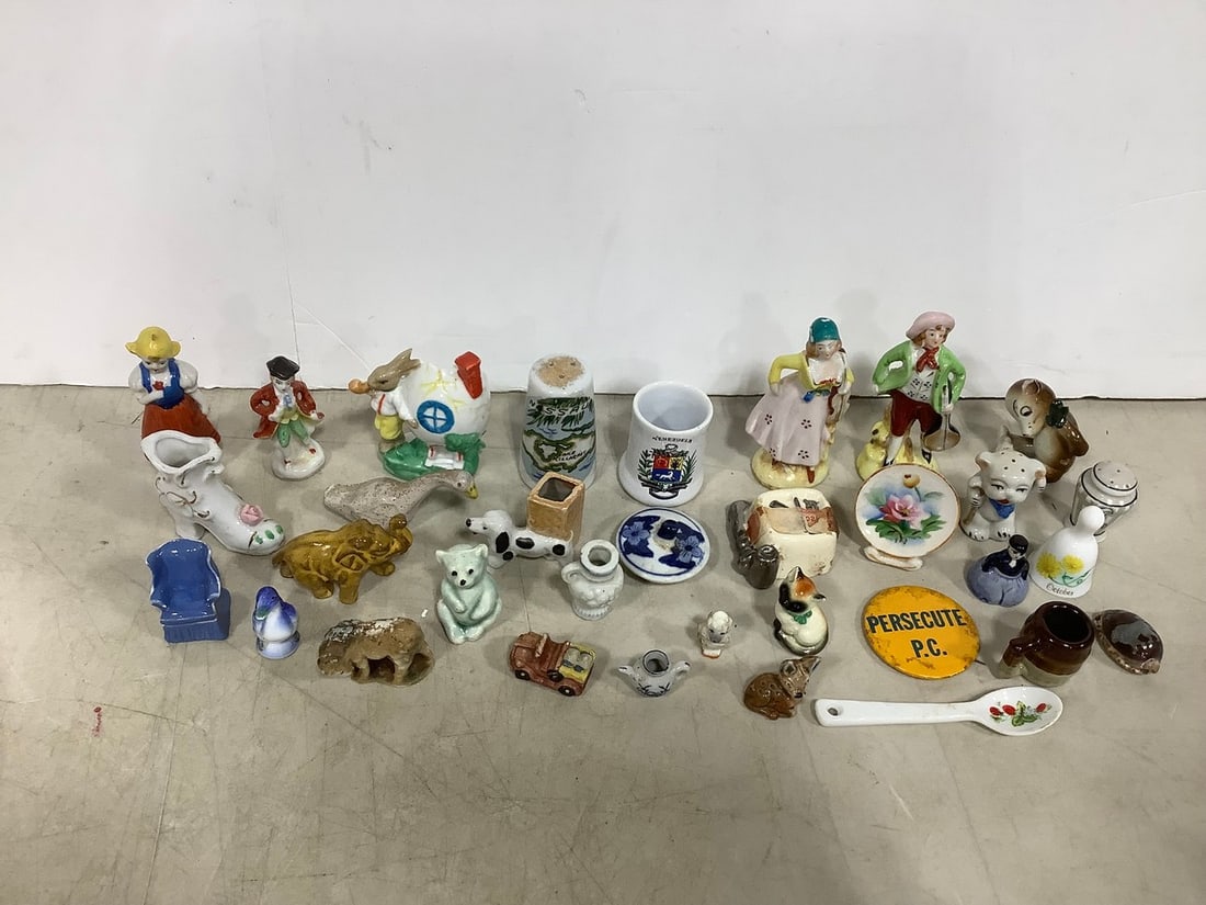 Various statues/trinkets(4in.tallest): Various statues/trinkets(4in.tallest)