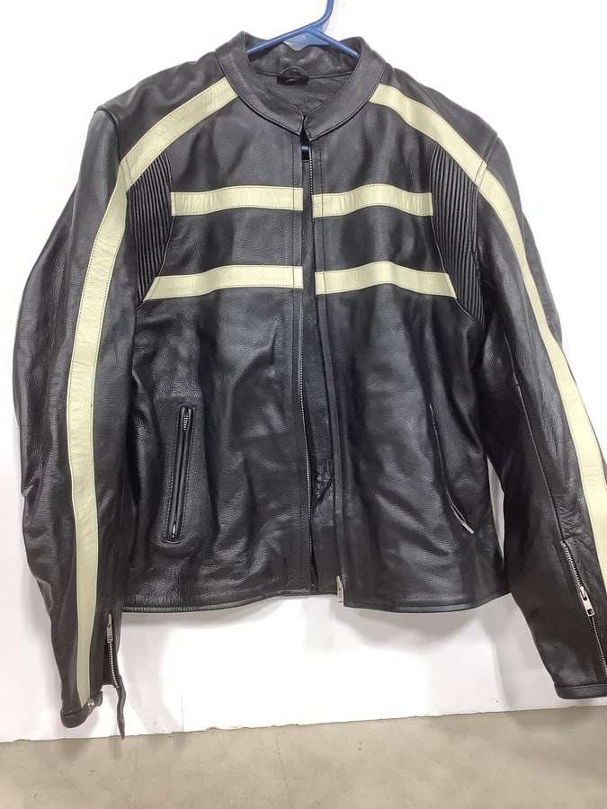 Leather motorcycle jacket(XL) (1 of 1)