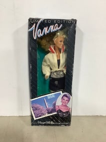 Limited edition Vanna White doll(new in box)