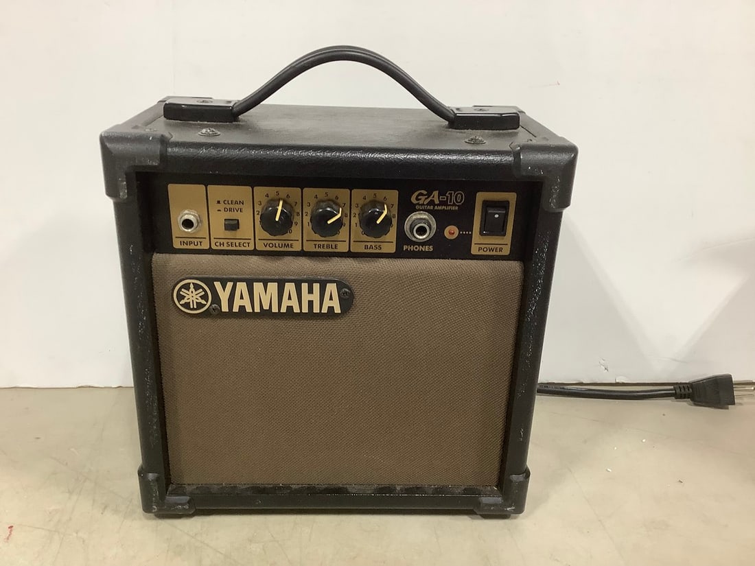 Yamaha Amplifier (GA-10) (1 of 1)