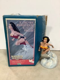 Wonder Woman Cold Cast Porcelain Statue (9.75in Tall)