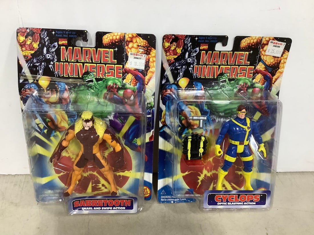 Marvel Universe Action Figures (Cyclops and Sabretooth) *new in box*: Marvel Universe Action Figures (Cyclops and Sabretooth) *new in box*