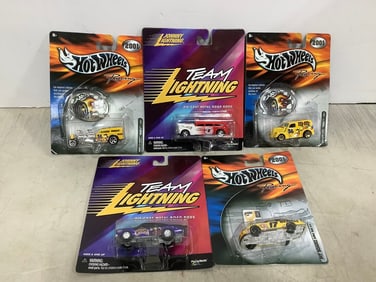 Variou Hotwheels Diecast Metal Cars and more *new in box*