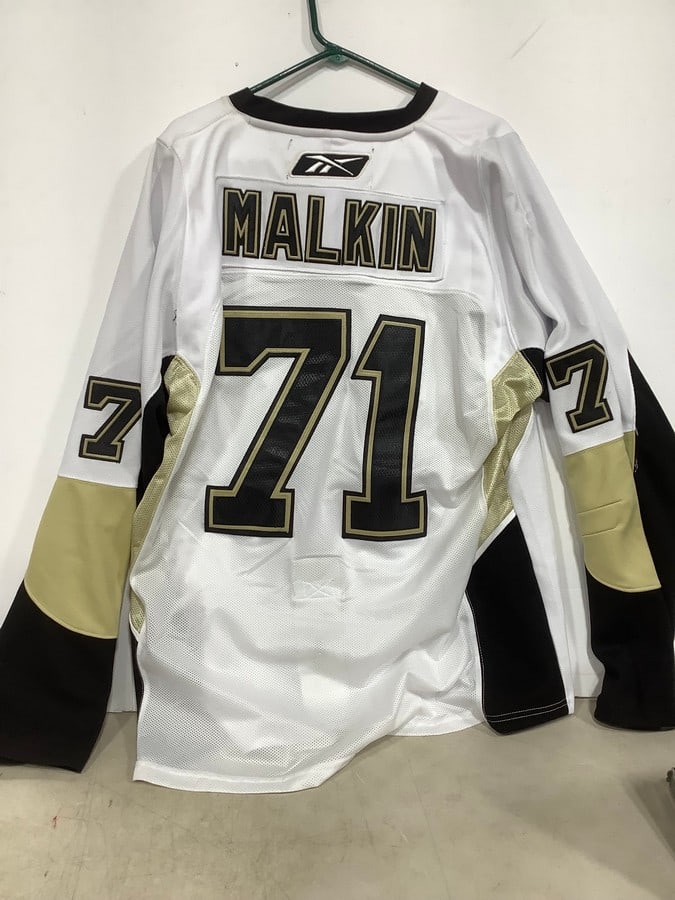 Pittsburgh Penguins Malkin long sleeve hockey jersey number 71(size 56): Pittsburgh Penguins Malkin long sleeve hockey jersey number 71(size 56)