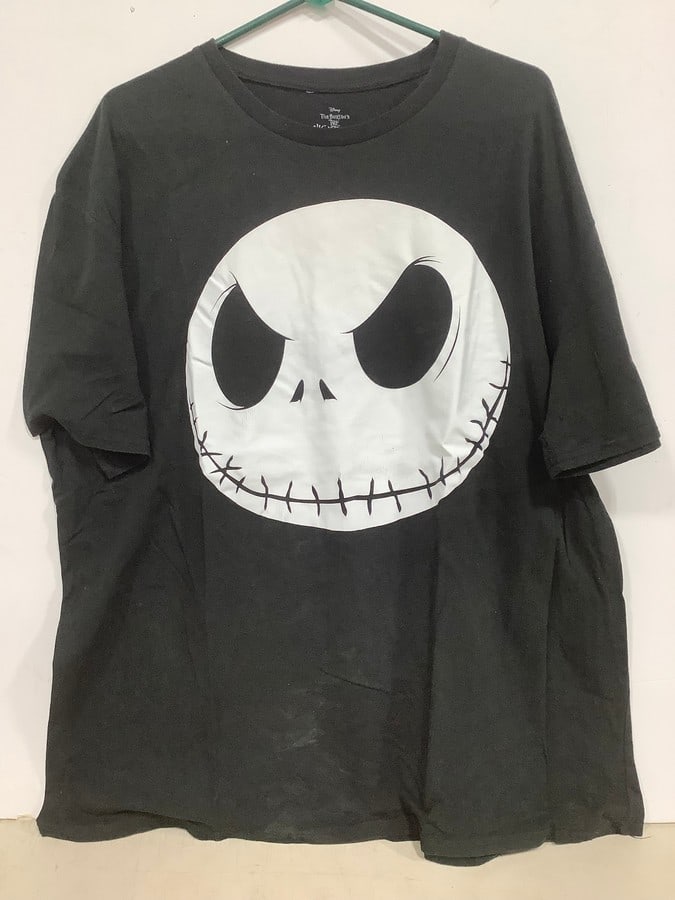 Tim Burton's The Nightmare Before Christmas tshirt(2XL): Tim Burton's The Nightmare Before Christmas tshirt(2XL)