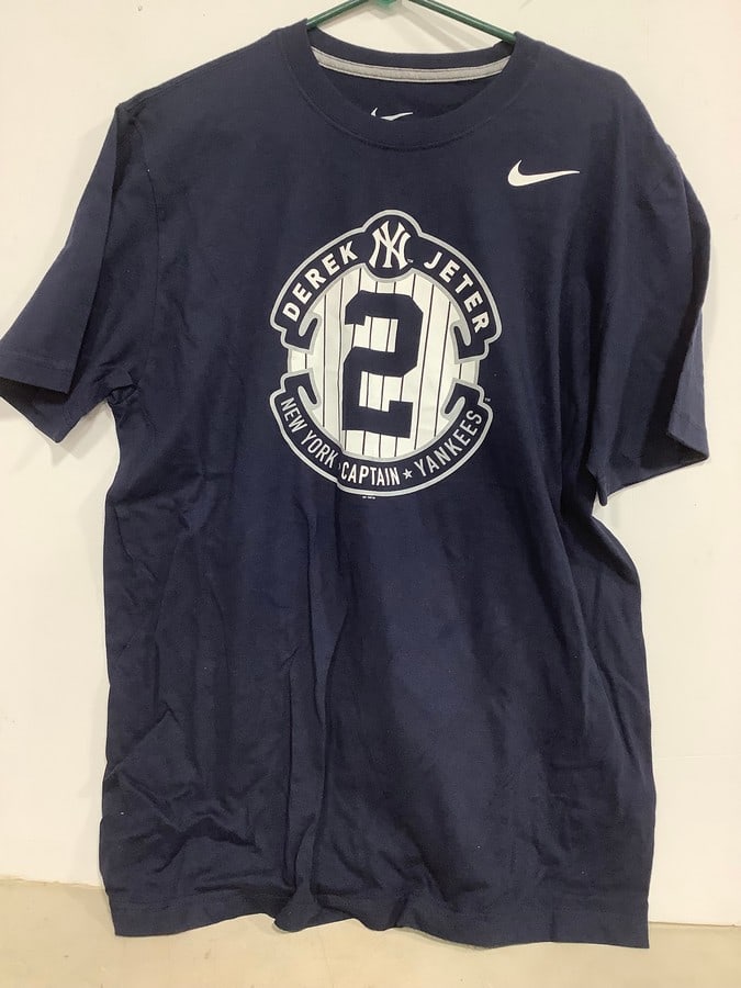 Derek Jeter baseball tshirt(XL): Derek Jeter baseball tshirt(XL)