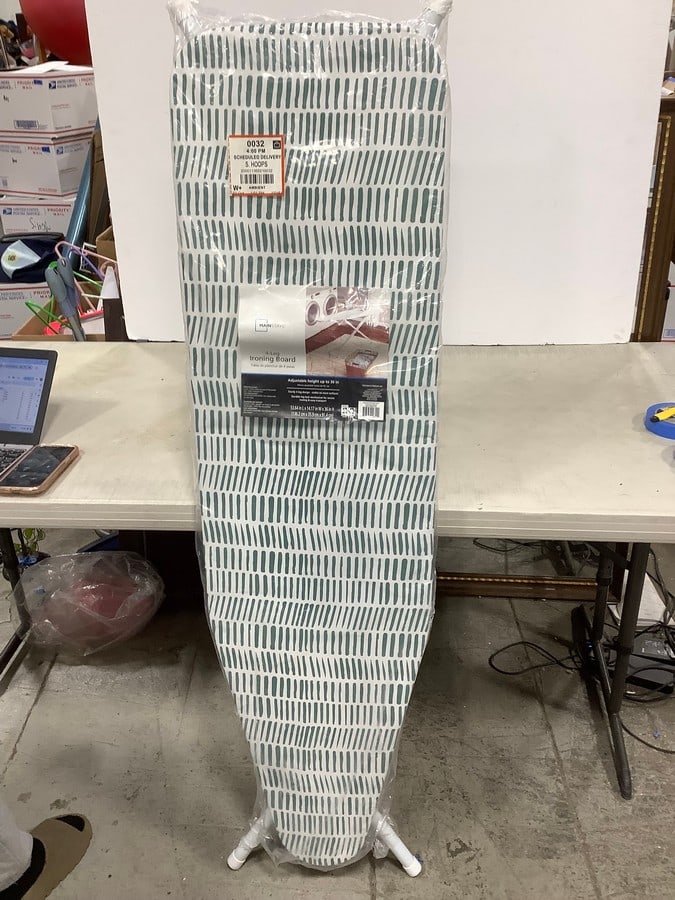 Mainstays 4 Leg Ironing Board: Mainstays 4 Leg Ironing Board