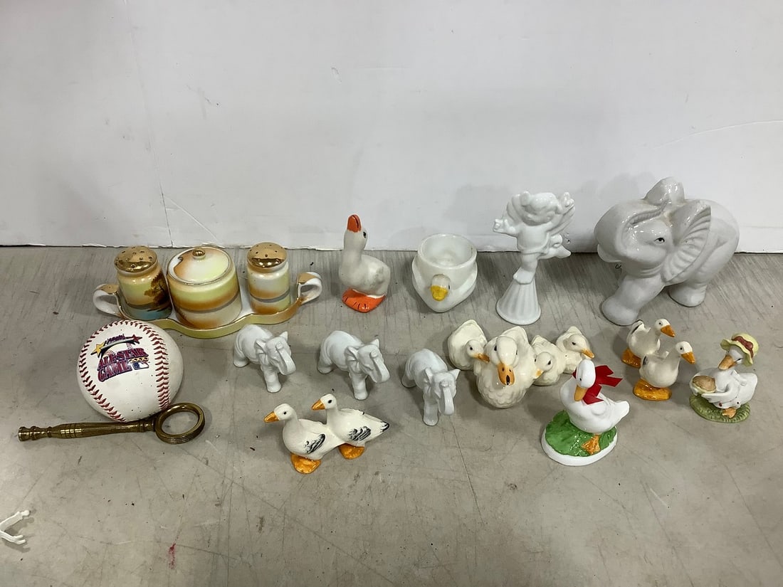 Decorative statues and more(Goebel, Lefton, etc.-tallest 5.25in.): Decorative statues and more(Goebel, Lefton, etc.-tallest 5.25in.)