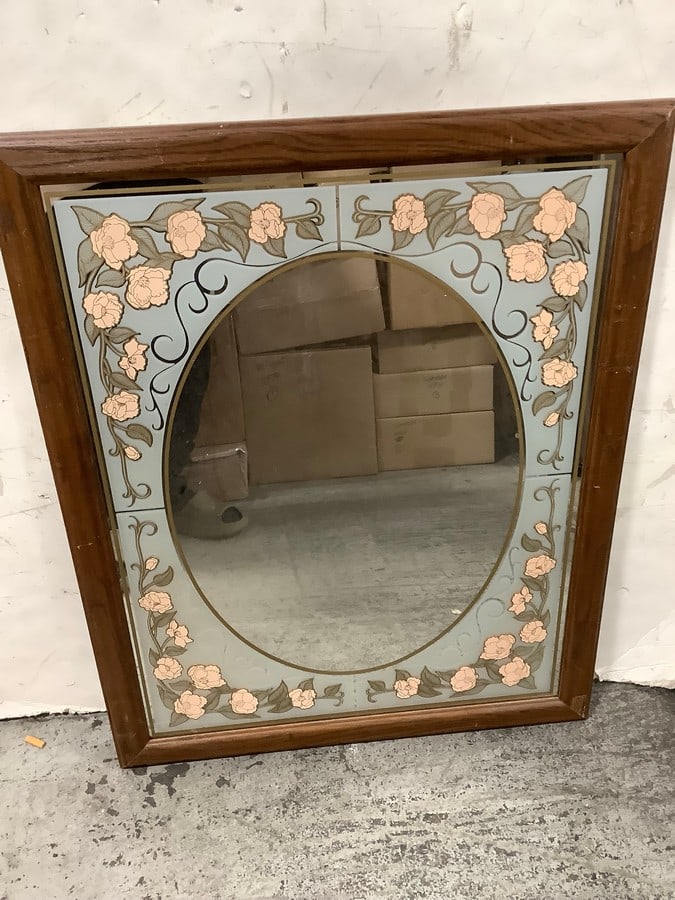 Floral theme mirror(25in.x31in.): Floral theme mirror(25in.x31in.)