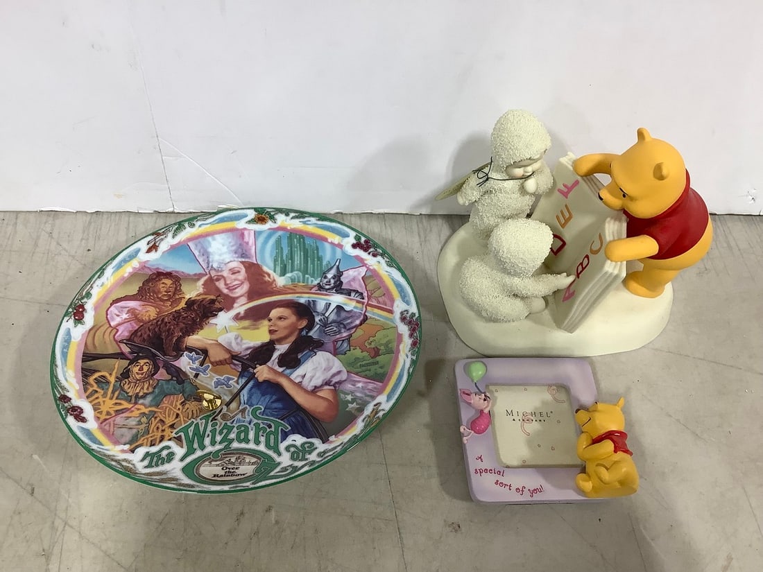 Knowles musical plate, Snowbabies, Winnie the Pooh statue(5.5in.tall), and more: Knowles musical plate, Snowbabies, Winnie the Pooh statue(5.5in.tall), and more