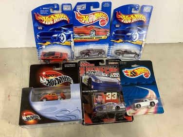 HotWheels and Racing Championns cars(new in box)