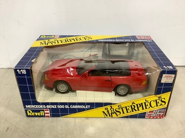 Revell Mercedes Benz 500 SL Cabriolet diecast collectible(new in box)
