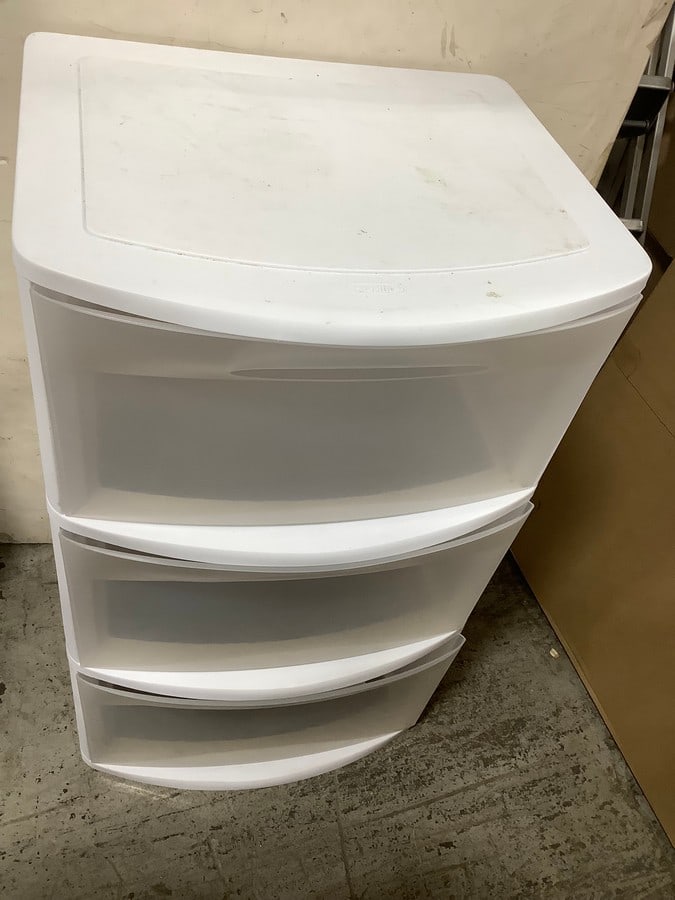 Sterilite 3 drawer organizer bin (1 of 1)