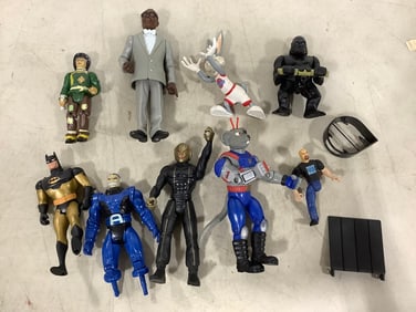 Various action figures(Batman, Looney Tunes, and more)