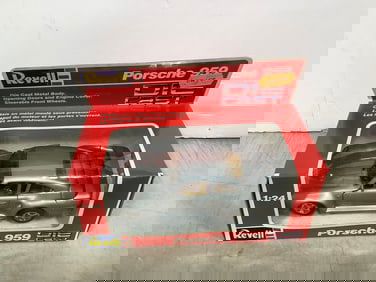 Revell Porsche 959 diecast collectible(new in box)