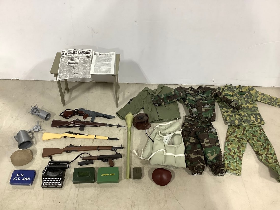 G.I. Joe clothing, weapons, and accessories: G.I. Joe clothing, weapons, and accessories