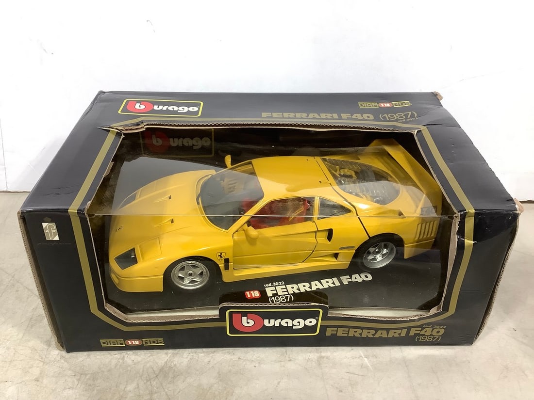 bburago　フェラーリ　F40　1/18　ゴールドコレクション Extrem Rare Black Ferrari F40 1:18 Bburago Goldline Edition