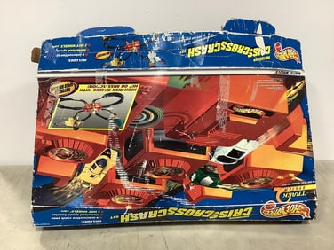 HotWheels Criss Cross Crash set
