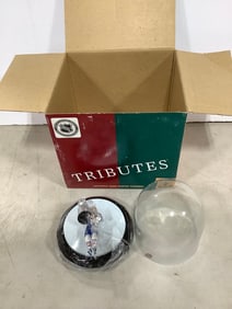 Tributes NHL authentic hand painted Wayne Gretzky figurine collectible with COA