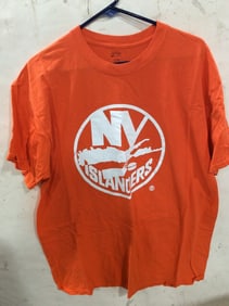 NY Islanders Tshirt (Size: XL)
